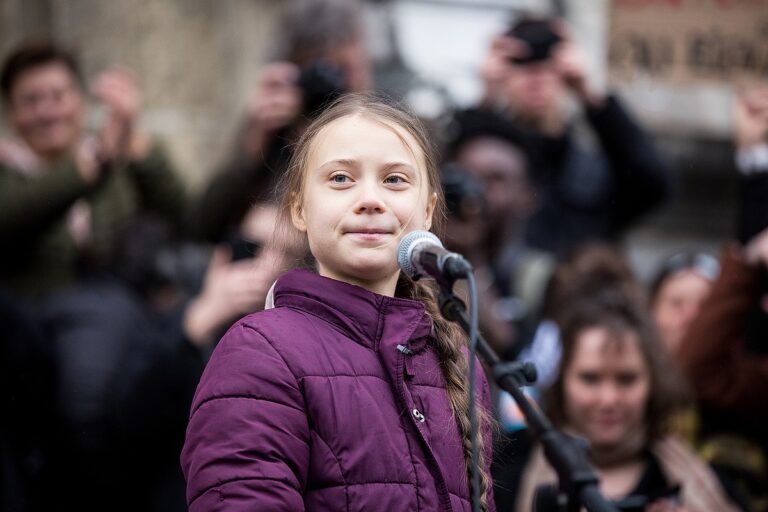 Greta Thunberg Letartóztatása Londonban a Palesztin Aktivisták Támogatásáért