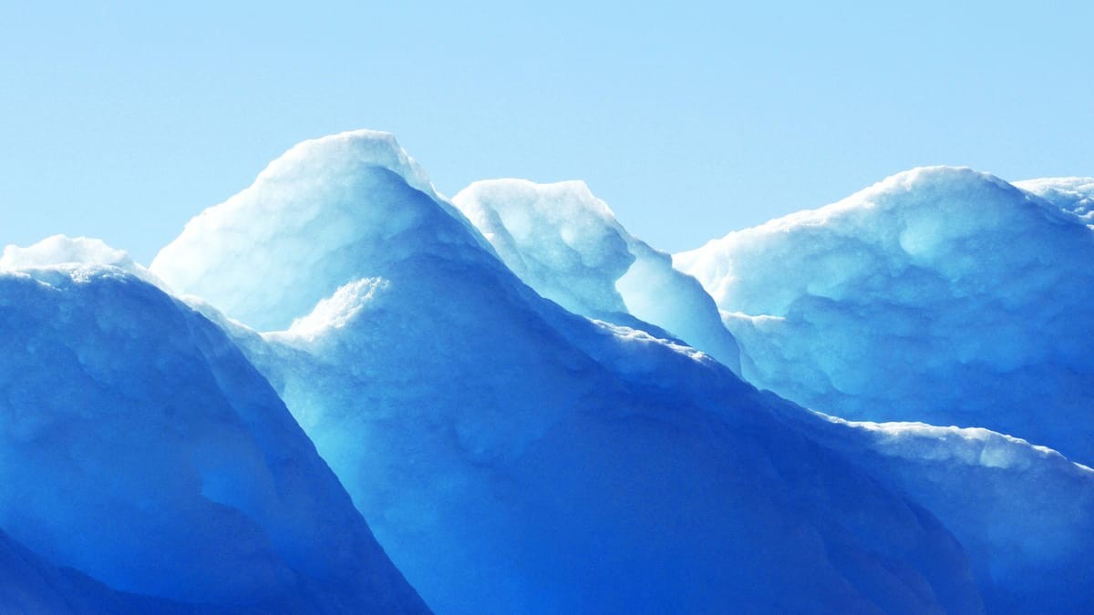 Hrozí dlouhá arktická zima: Sníh, výpadky proudu a úmrtí na mrazu