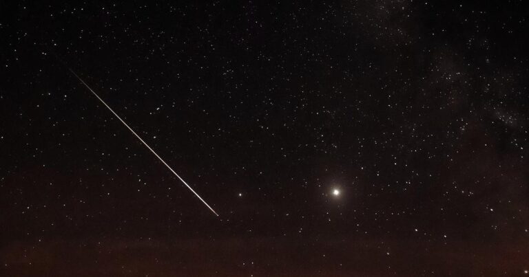 Jak pozorovat Géminidy, nejkrásnější meteorický roj prosince?