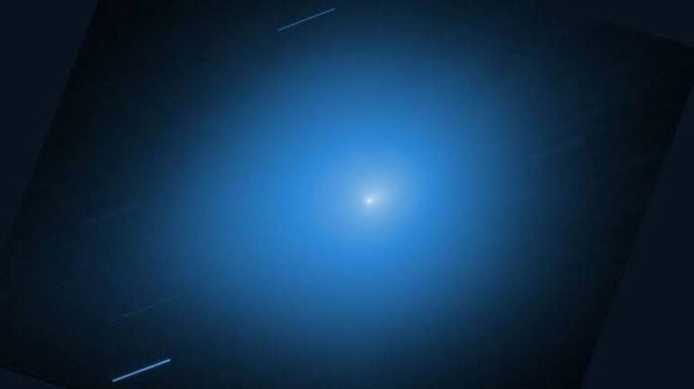 Nové snímky ukazují interstelární kometu, která se brzy přiblíží k Zemi