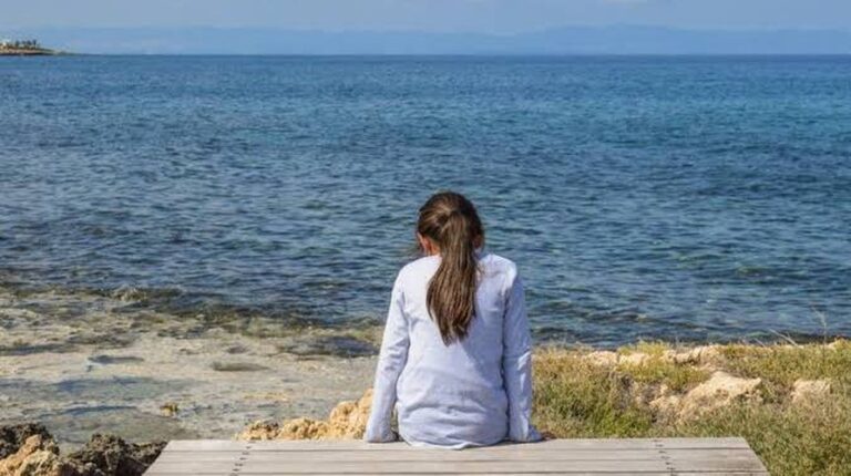 Proč je obtížnější promluvit poté, co se dostanete do ticha? Vztah k funkci prefrontální kůry