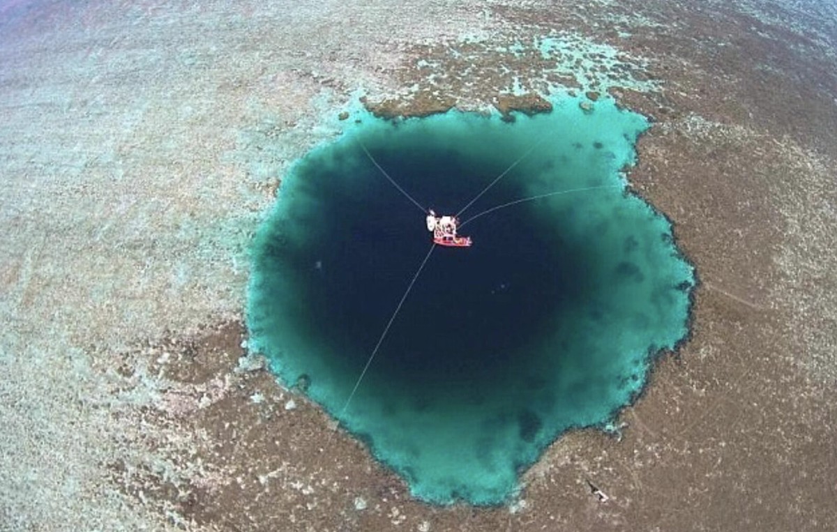 Smocza Dziura: Tajemnice Błękitnej Dziury Yongle Sansha