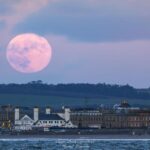 Fotografie Superměsíce volavky v South Ayrshire