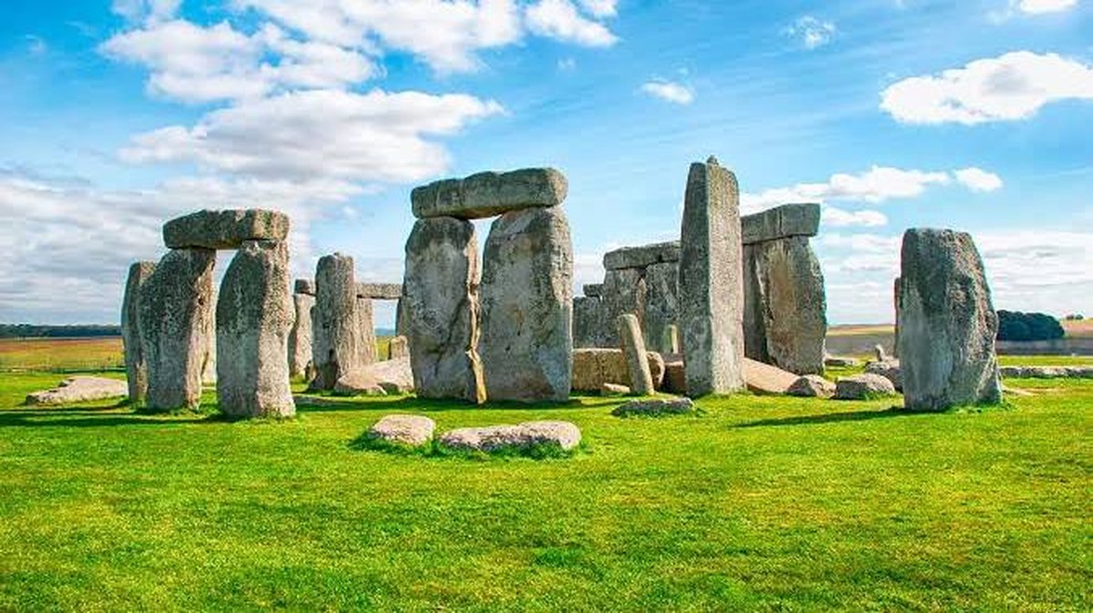 Granos písku potvrzují, že lidé přenesli kameny ze Stonehenge