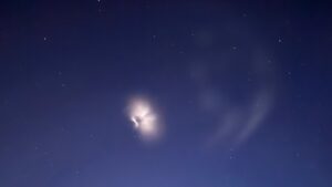 Neobvyklý jev na večerní obloze: Příběh o světelné oblačnosti