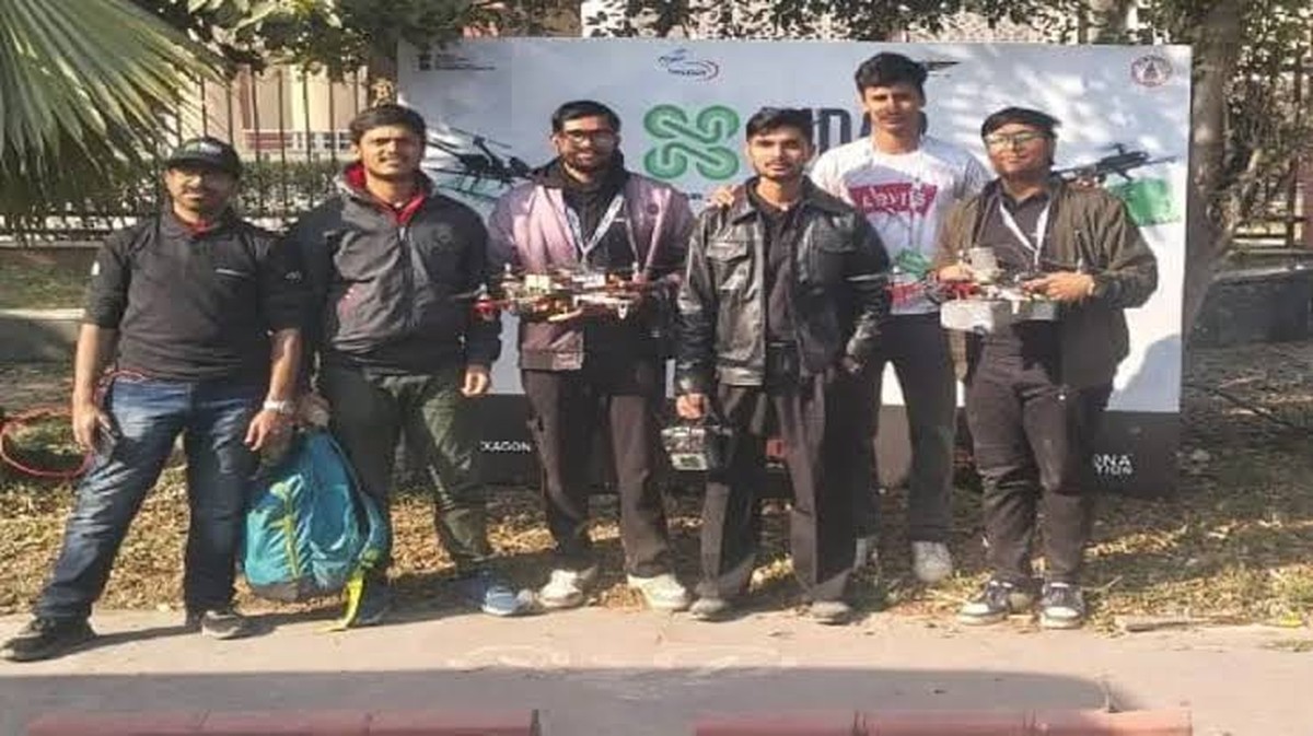 NIT Jamshedpur: Revoluce v řízení katastrof s týmem 'RoboAT' a jejich život zachraňujícími domácími drony
