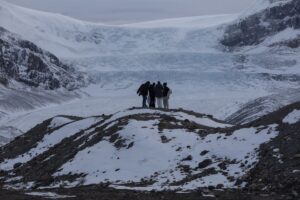 Nová realita: Kolaps ledovce v Britské Kolumbii nutí průvodce čelit rizikům rychle tálícího světa