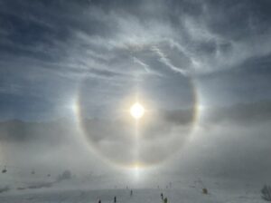Okouzlující sluneční halo v části Vallecamonica