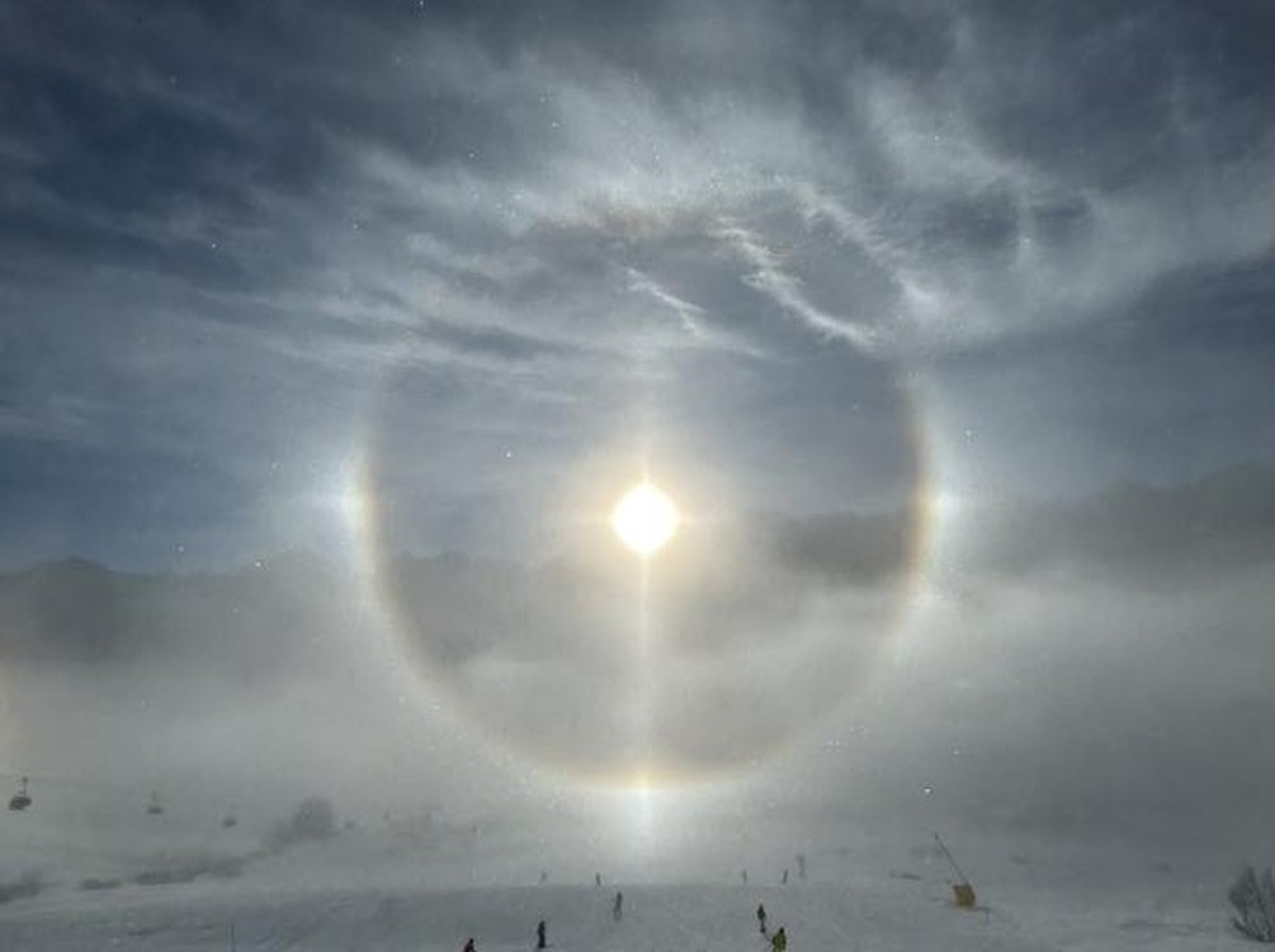 Okouzlující sluneční halo v části Vallecamonica