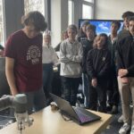 Projekt pro studenty na Cusanus-Gymnasium: Výzkum robotiky a její vliv na budoucnost