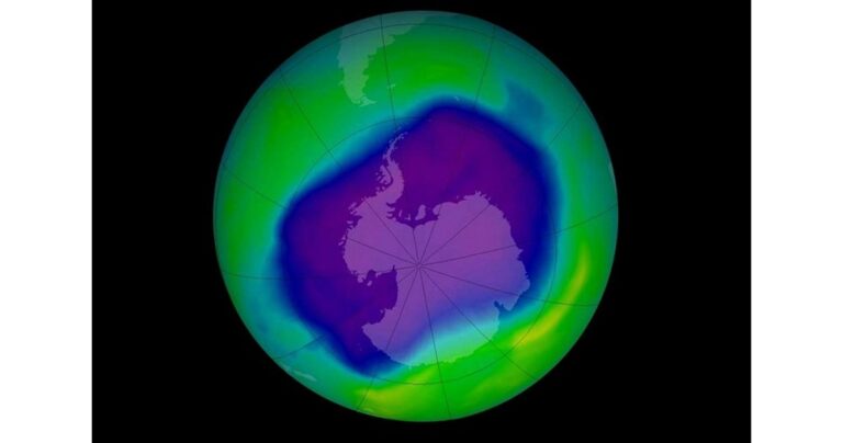 Rychlost obnovy ozonové vrstvy nad Antarktidou se zrychluje