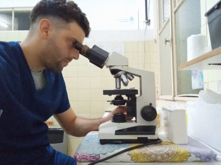 Vědecké poznání s místní pečetí: Iván Pérez Duarte, biochemik zastupující Argentinu